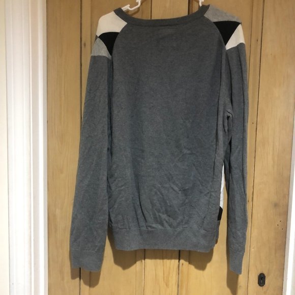 Black, White, and Gray Argyle Sweater - Picture 6 of 8